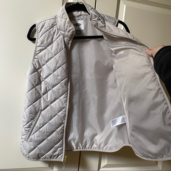 NWT Old Navy Quilted Vest in Steel wool color (light gray/taupe) - Picture 3 of 8